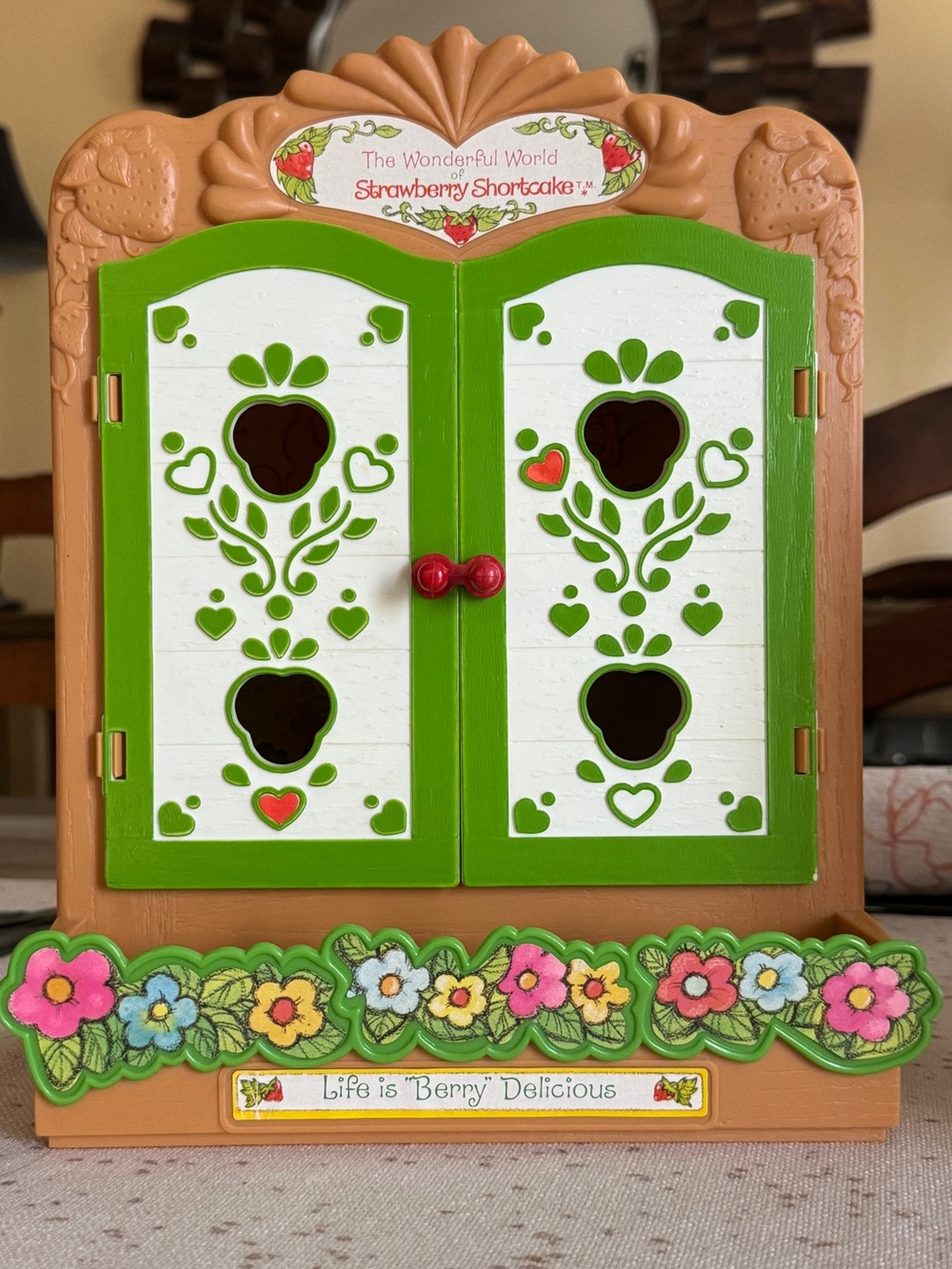 1980’s Strawberry Shortcake Berry Patch Carry Case